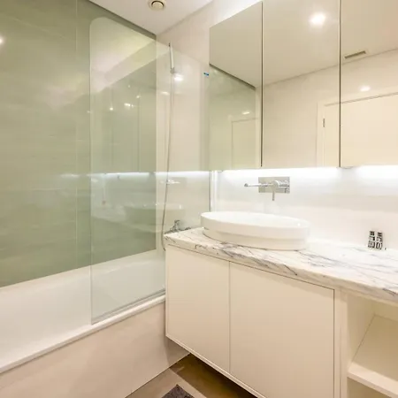 Guestready - Modernity Refine Near Airport Holiday home *