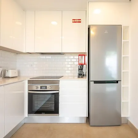 Guestready - Modernity Refine Near Airport Holiday home *